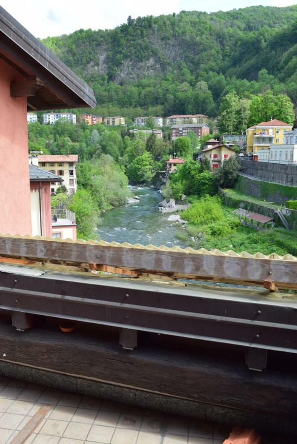 Attico Sul Fiume Apartman Varallo Kültér fotó